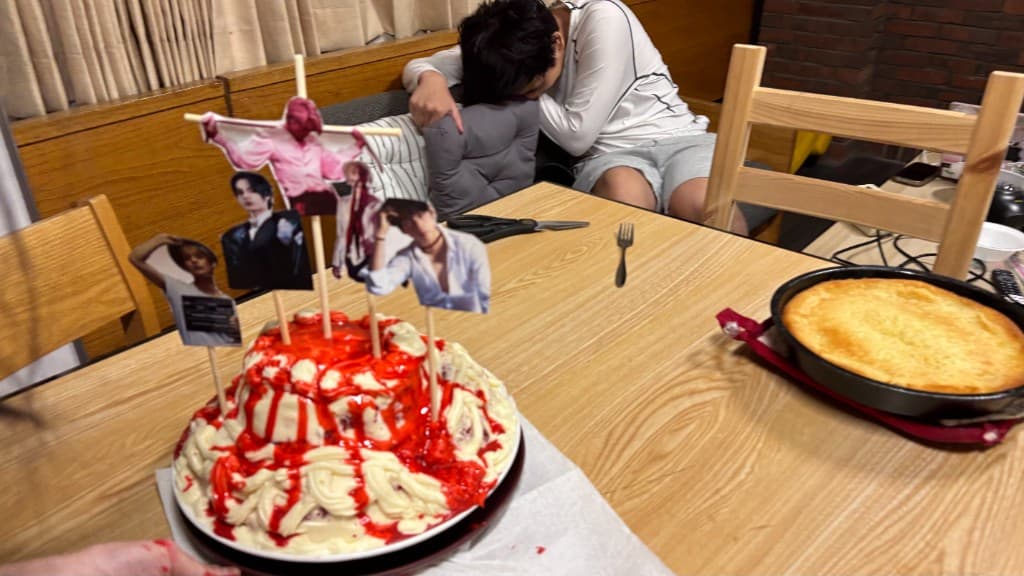 cursed crucified jiwoong cake for kenn's bday